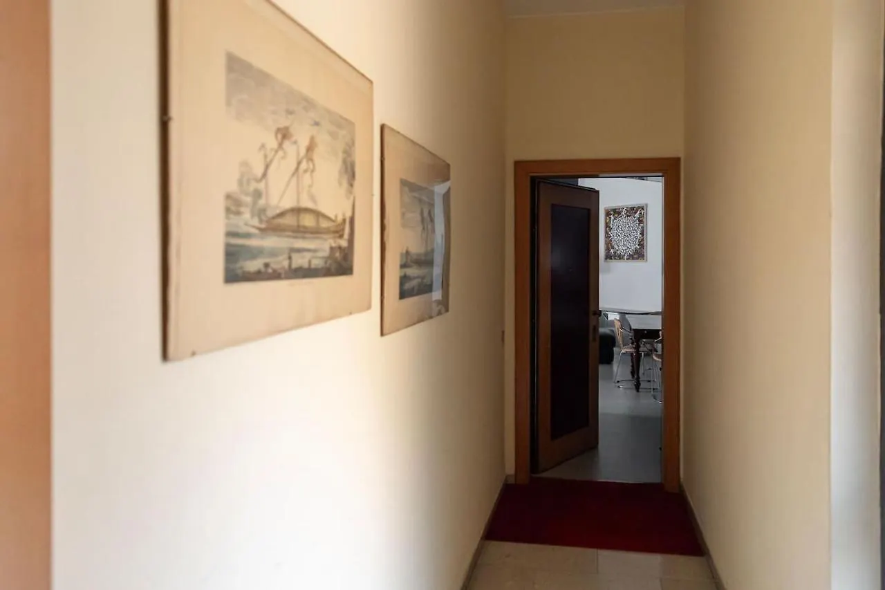 Apartment Close To Duomo Milão